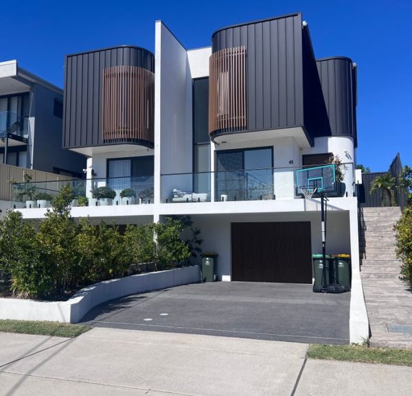 A contemporary house in Sydney featuring unique architectural design and modern amenities.